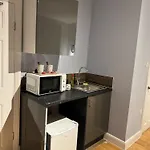 Charming London Apartment Near Notting Hill